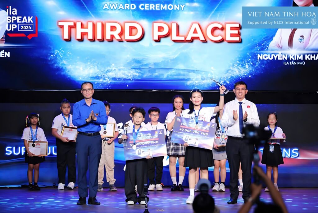 CELEBRATING VNTH STUDENTS' OUTSTANDING ACHIEVEMENTS! 1 1 1