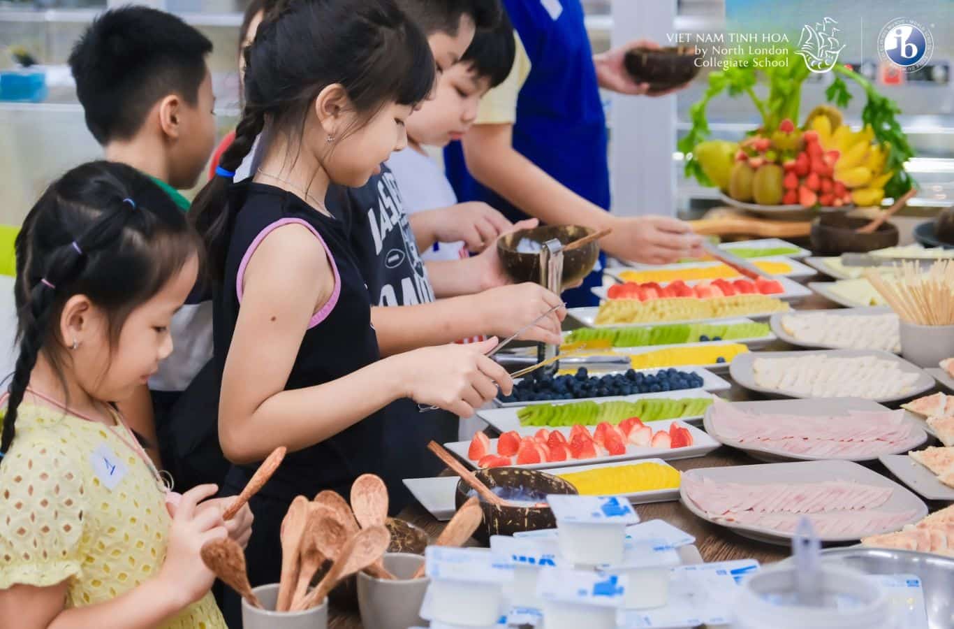 Chất lượng bữa ăn và dịch vụ đưa đón giúp đảm bảo sức khỏe và sự an toàn cho học sinh