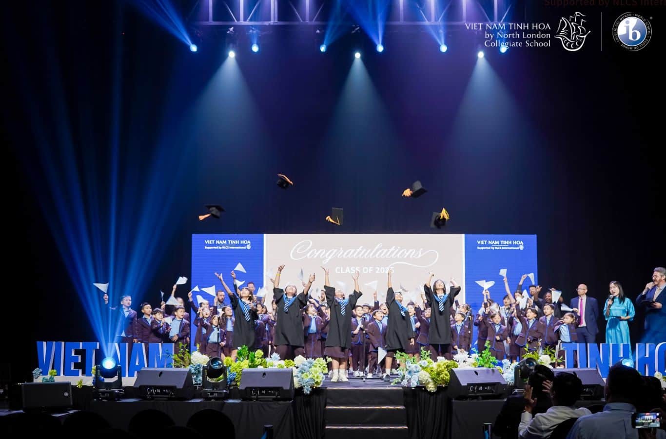 Trao đổi cùng con giúp cân nhắc lựa chọn trường phù hợp với sở thích và định hướng của trẻ